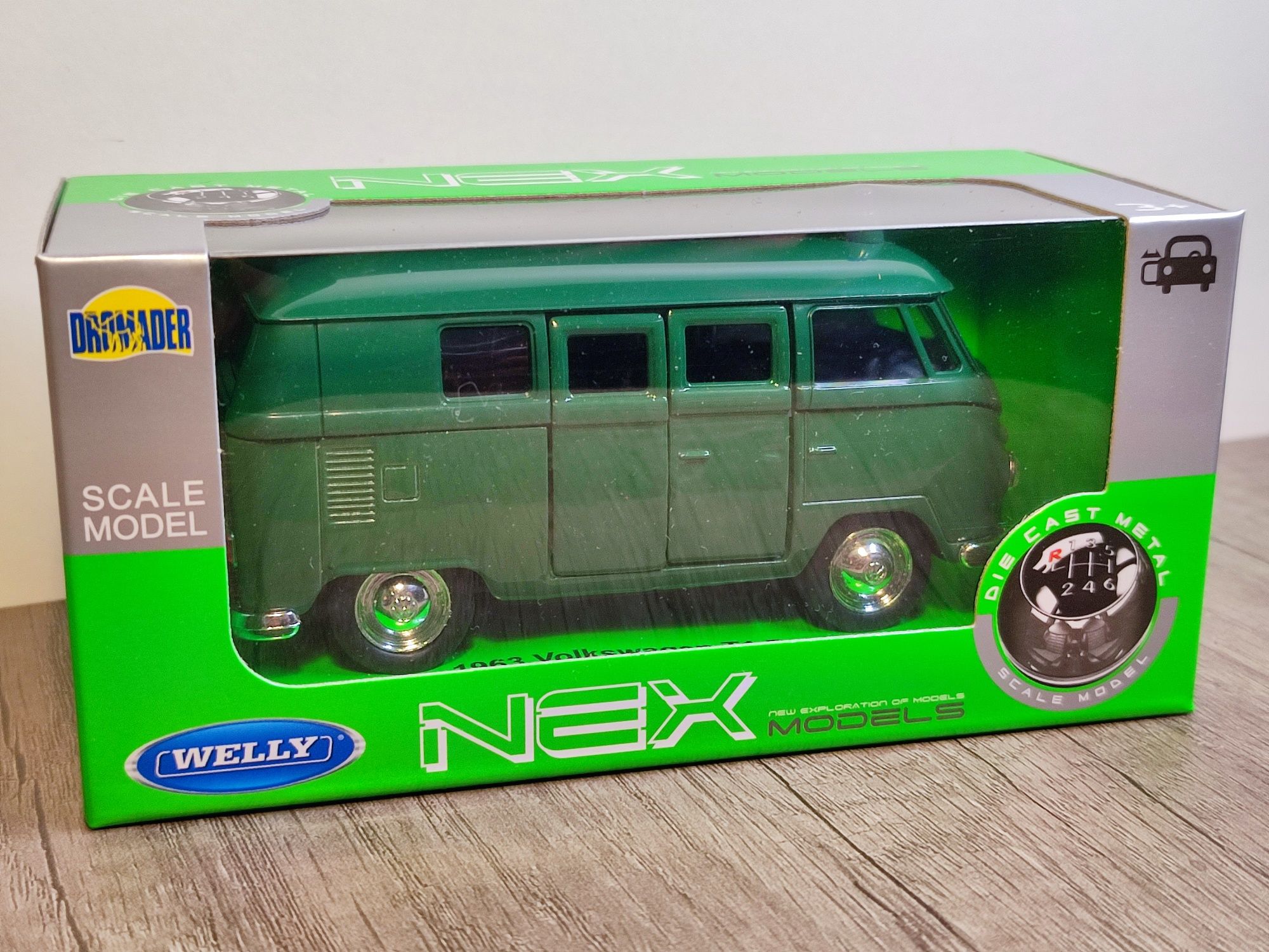 Welly metal model 1963 Volkswagen T1 Bus Polizei skala 1:34, zielony