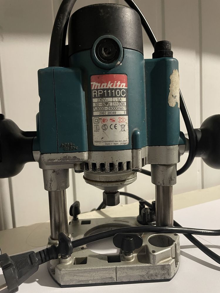 Фрезер Makita RP1110C