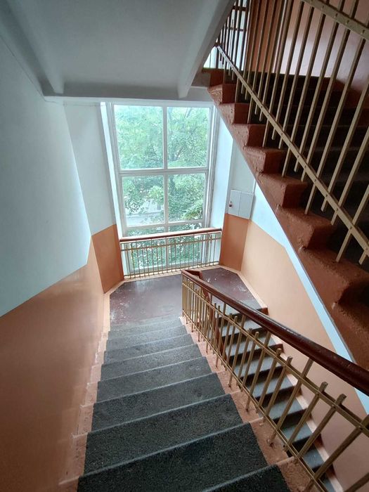 № 12636 - Простора двохповерхова 4 к. квартира, Центр, Київська