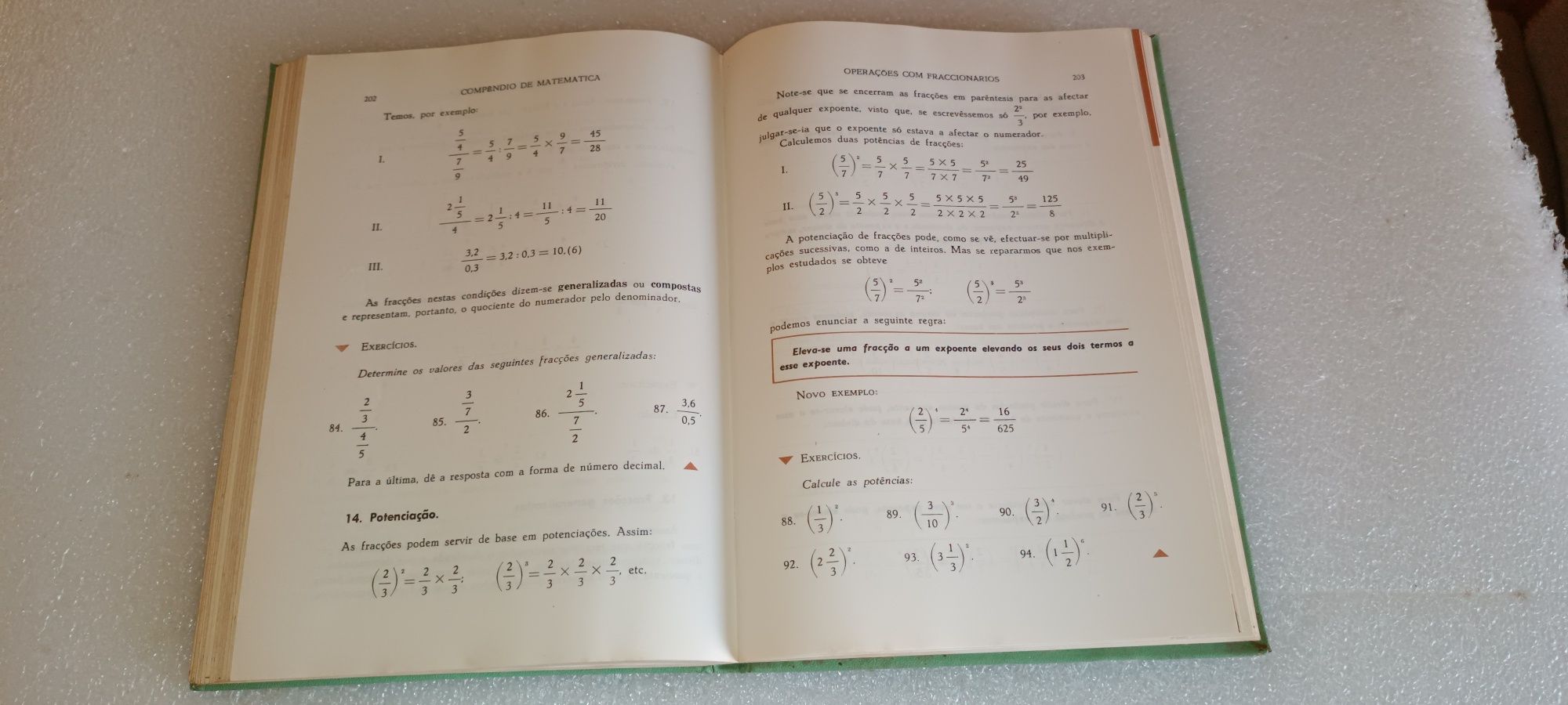 Antigo Livro Compêndio de matemática - 2º ano do curso liceal 1966