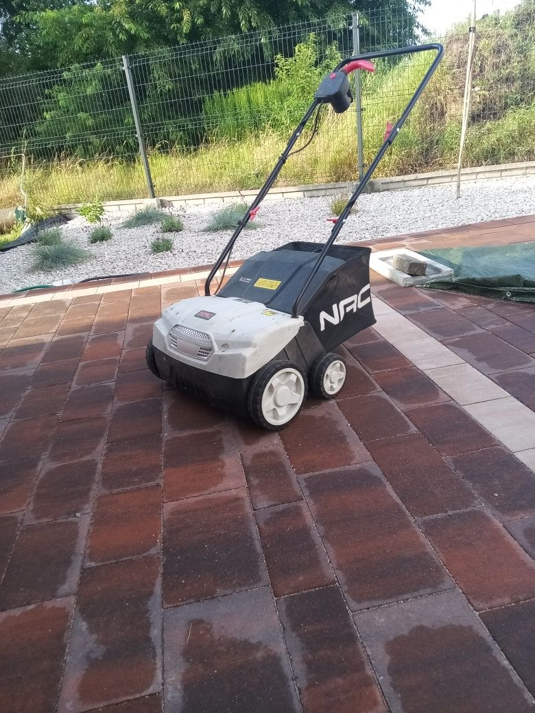 Wertykulator aerator