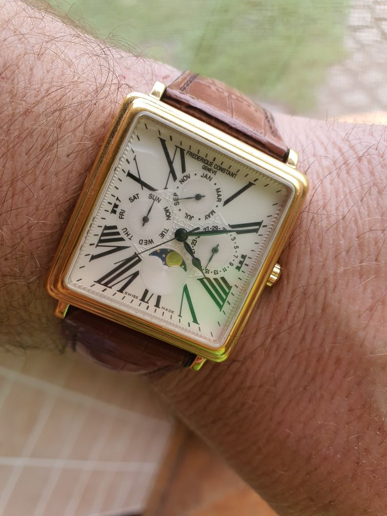 Часы Frederique Constant