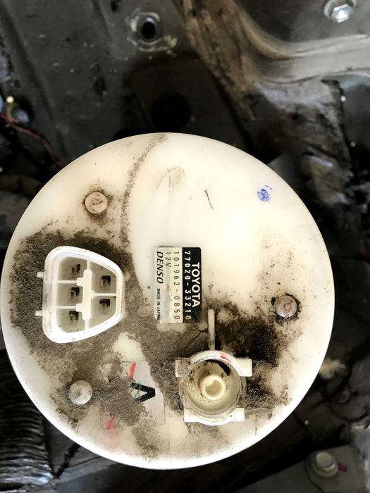 7702033210 Колба та бензонасос Toyota Lexus