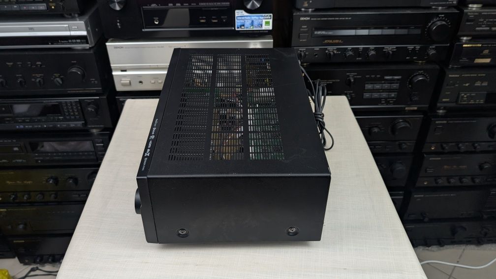 Yamaha RX-V581 Wysokiej jakość amplituner kina domowego z wi-fi .