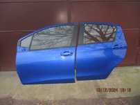 Toyota Yaris III 17R drzwi  lewa strona