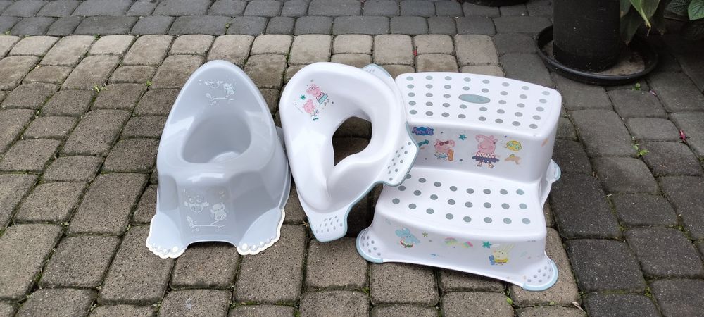 Sprzedam  cały zestaw krzesełko   nakładkę i sch