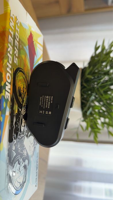 Motocyklowy zestaw słuchawkowy interkom Swarey V8 Bluetooth