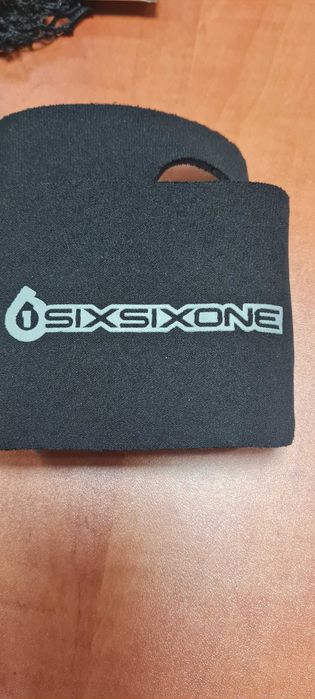Ochraniacz Six Six One  nadgarstka , nowy , prawy