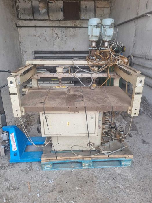 Wiertarka wielowrzecionowa stolikowa pionowa i pozioma wrzeciono górne