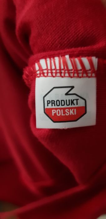 Nowa czerwona welurowa sukienka midi z klamrą r.sm