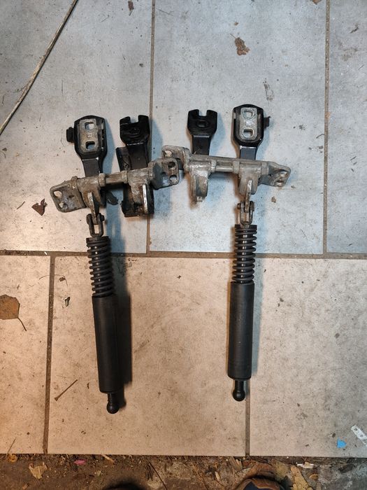 Bmw e39 siłowniki tylnej klapy touring kombi klapa tylna ramka szyby