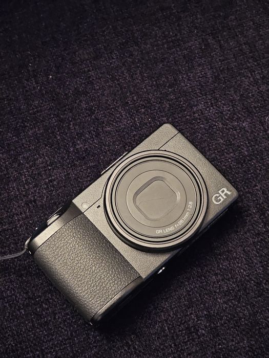 RICOH GR IIIx + Flash Godox im20