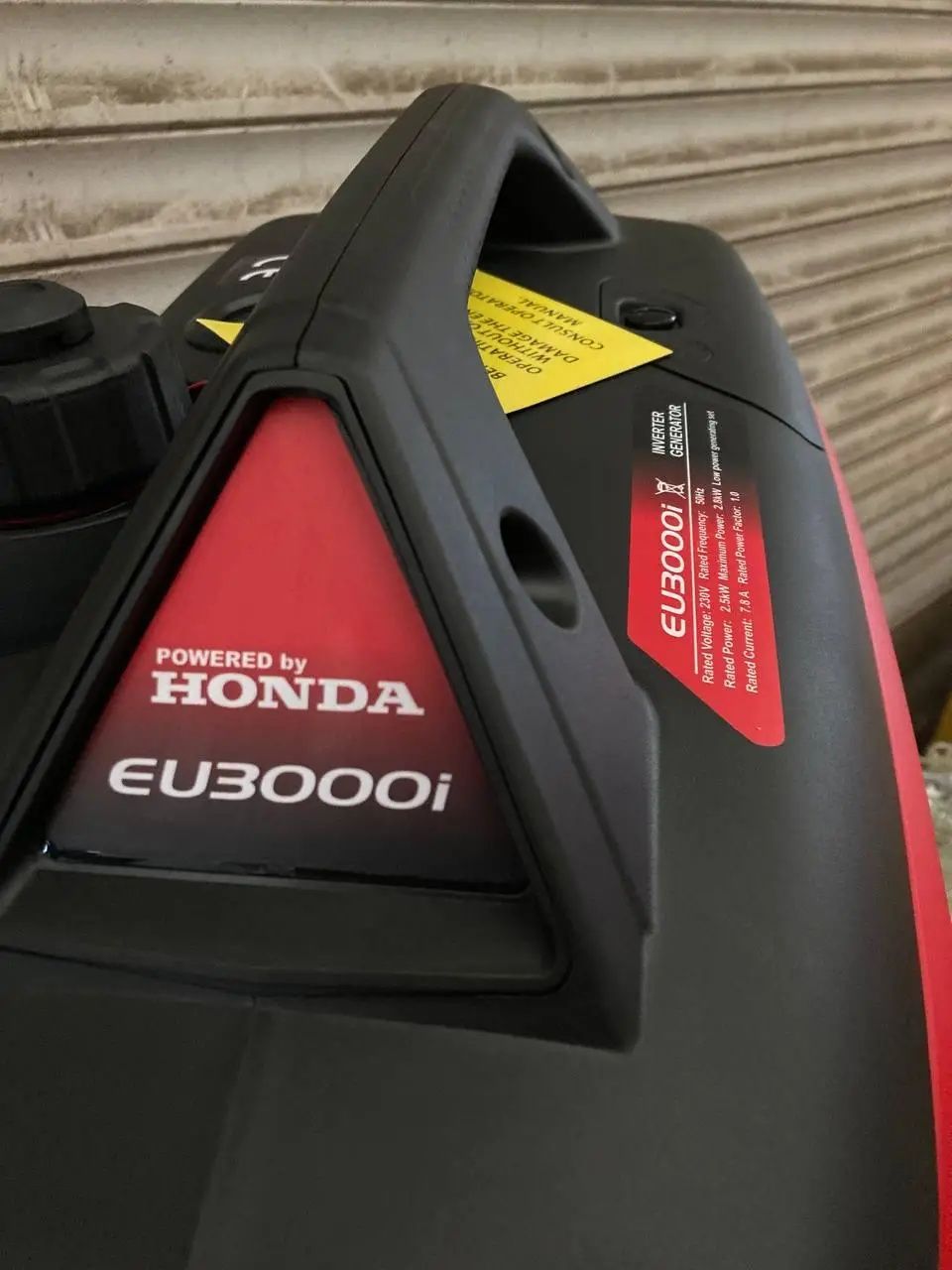 Малошумний інверторний бензиновий генератор Honda EU3000i 2.8 кВт ручн