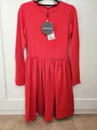 Czerwona rozkloszowana sukienka