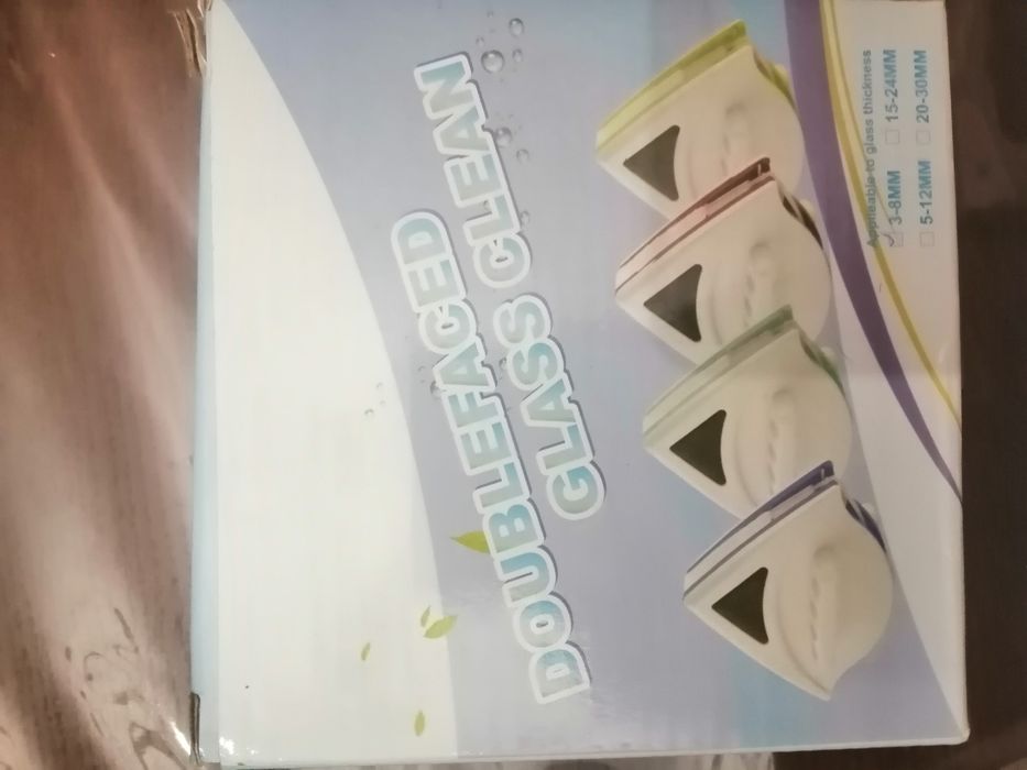 Магнит для мойки окон.