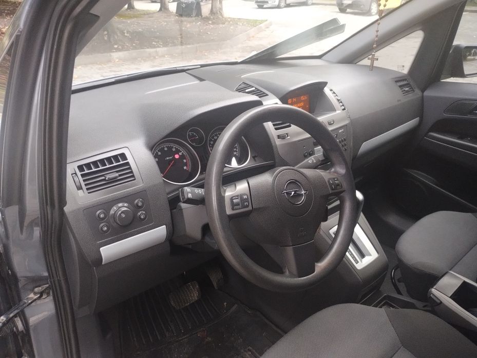Продаж Opel Zafira