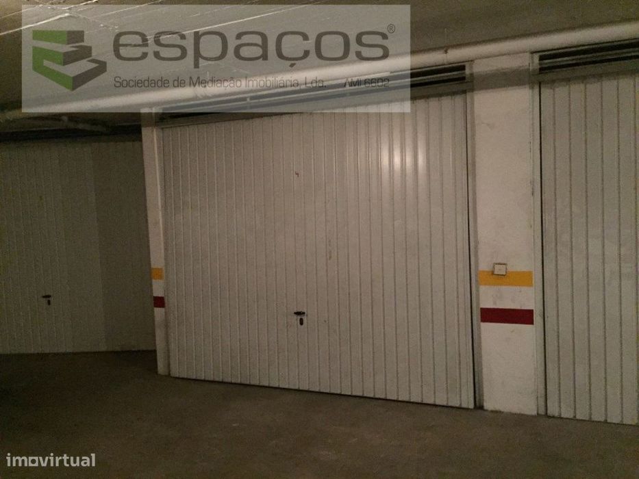 Garagem para venda na Carapalha