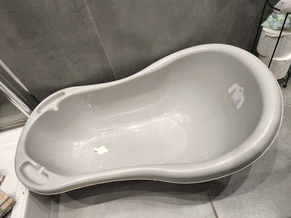 Wanienka dziecięca z odpływem