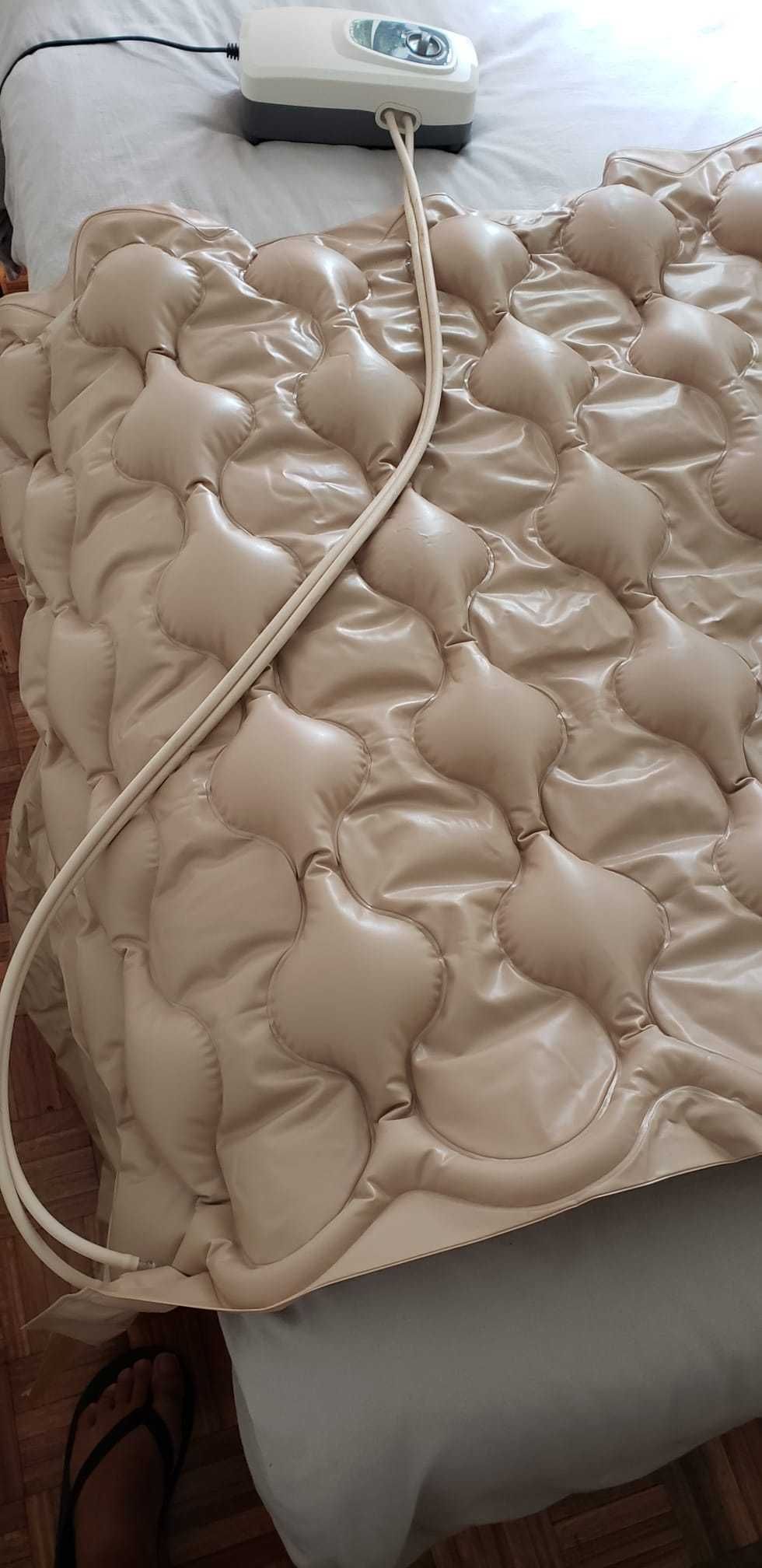 Colchão Antiescaras com Compressor e Células de Ar Alternante