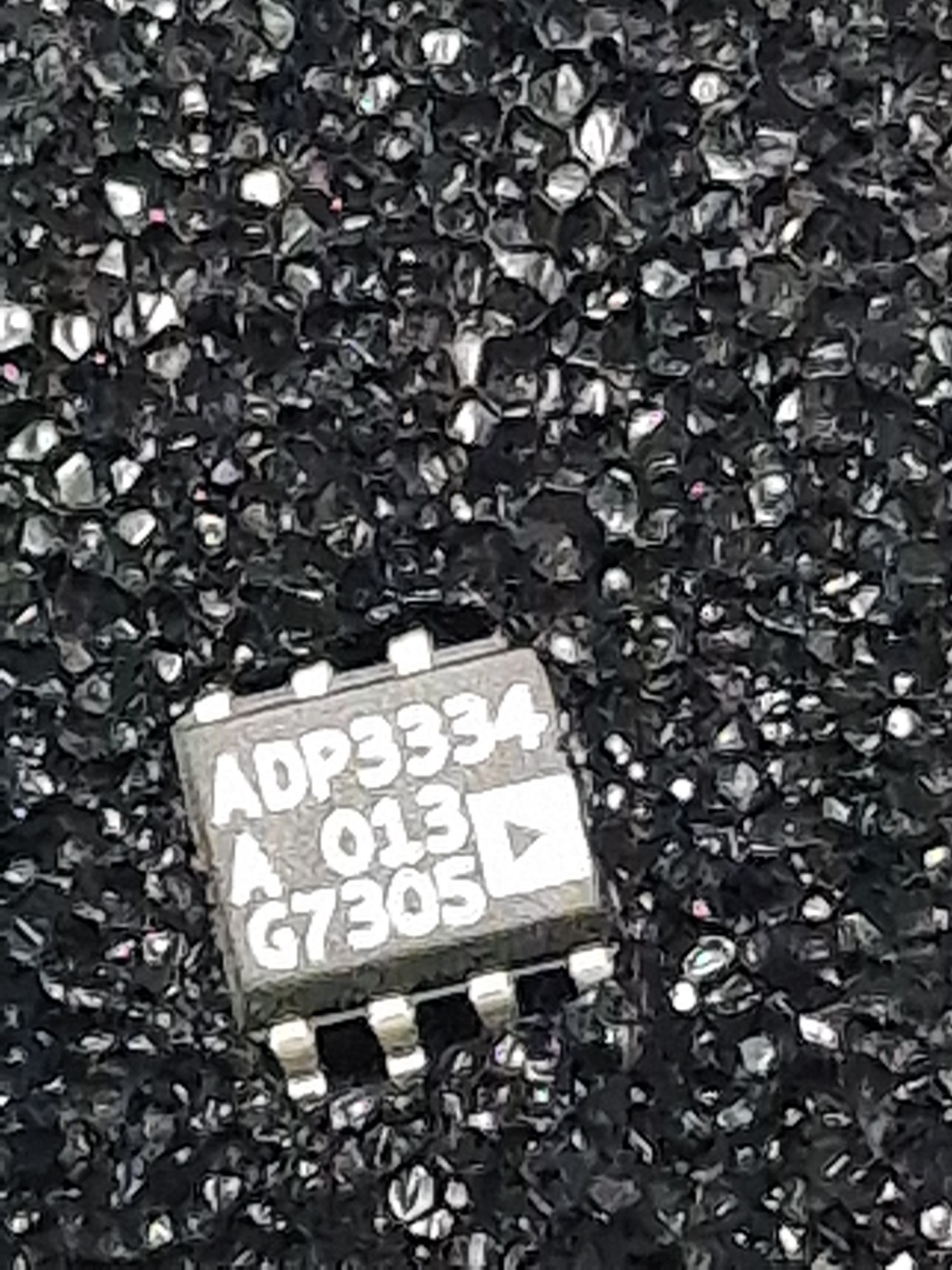 #879   AD3334 Analog Devices