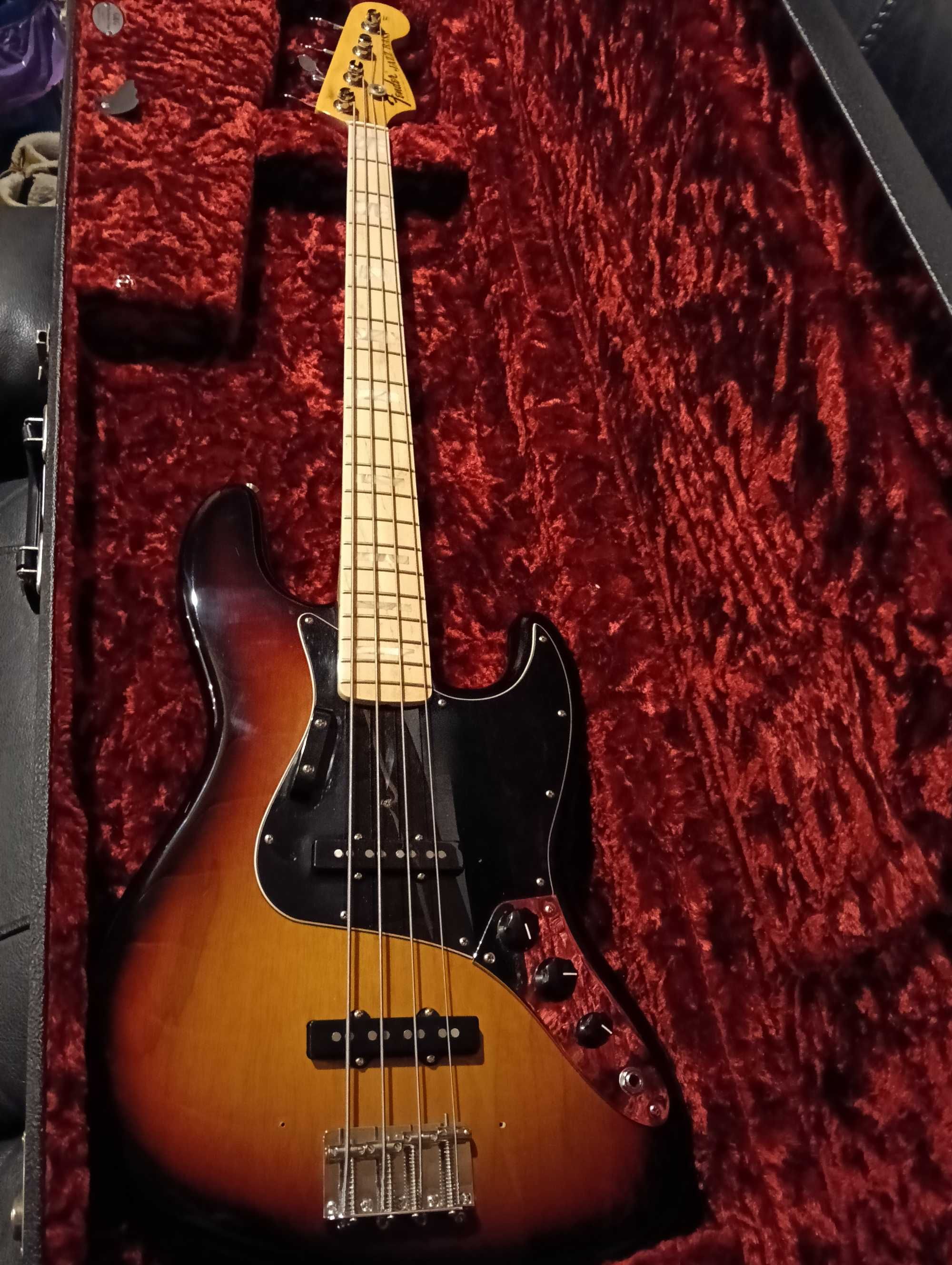 Gitara basowa Fender AM Original 70s J-Bass 3CS