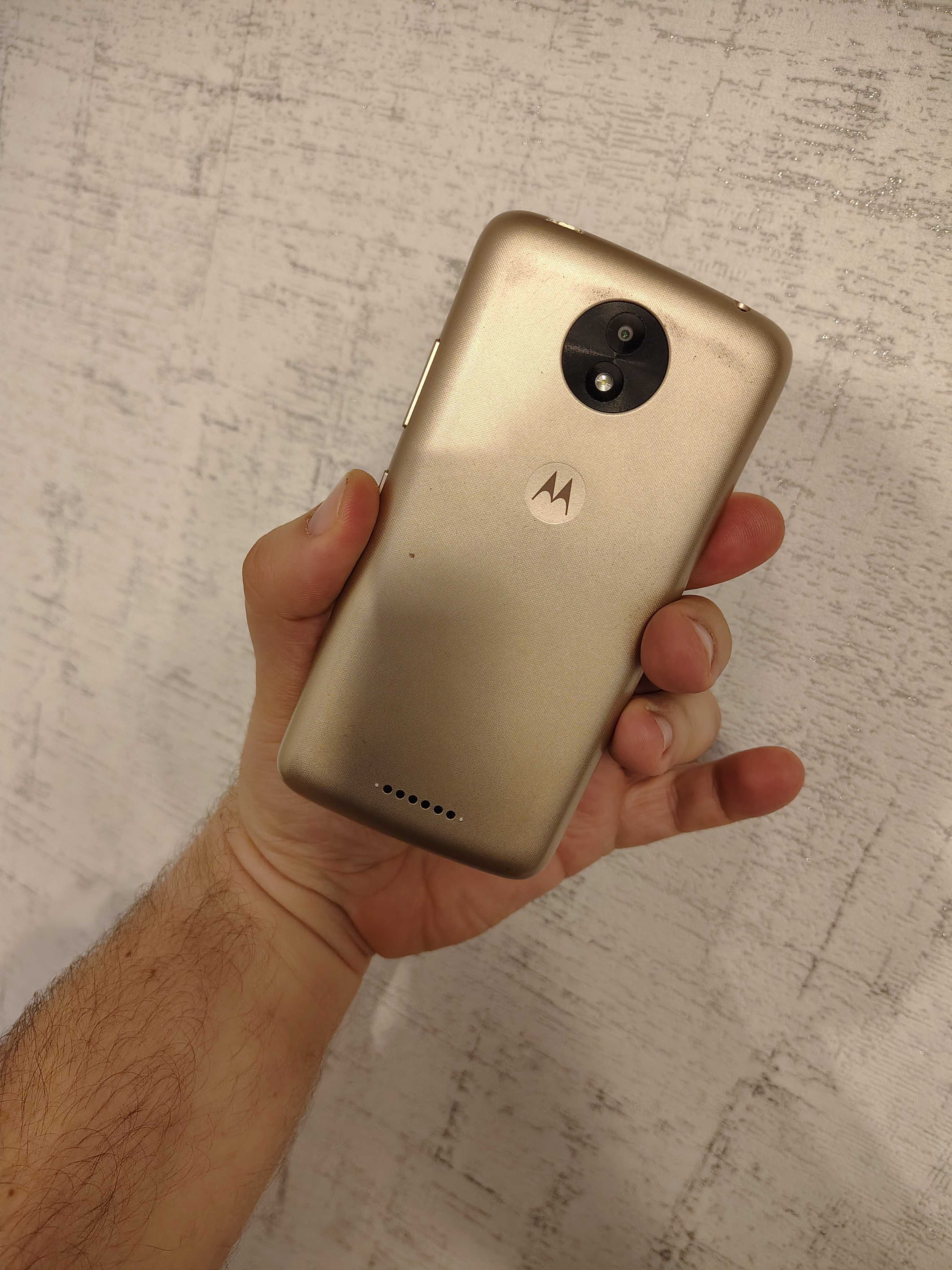 Smartfon Motorola Moto C Plus 1 GB / 16 GB 4G (LTE) złoty