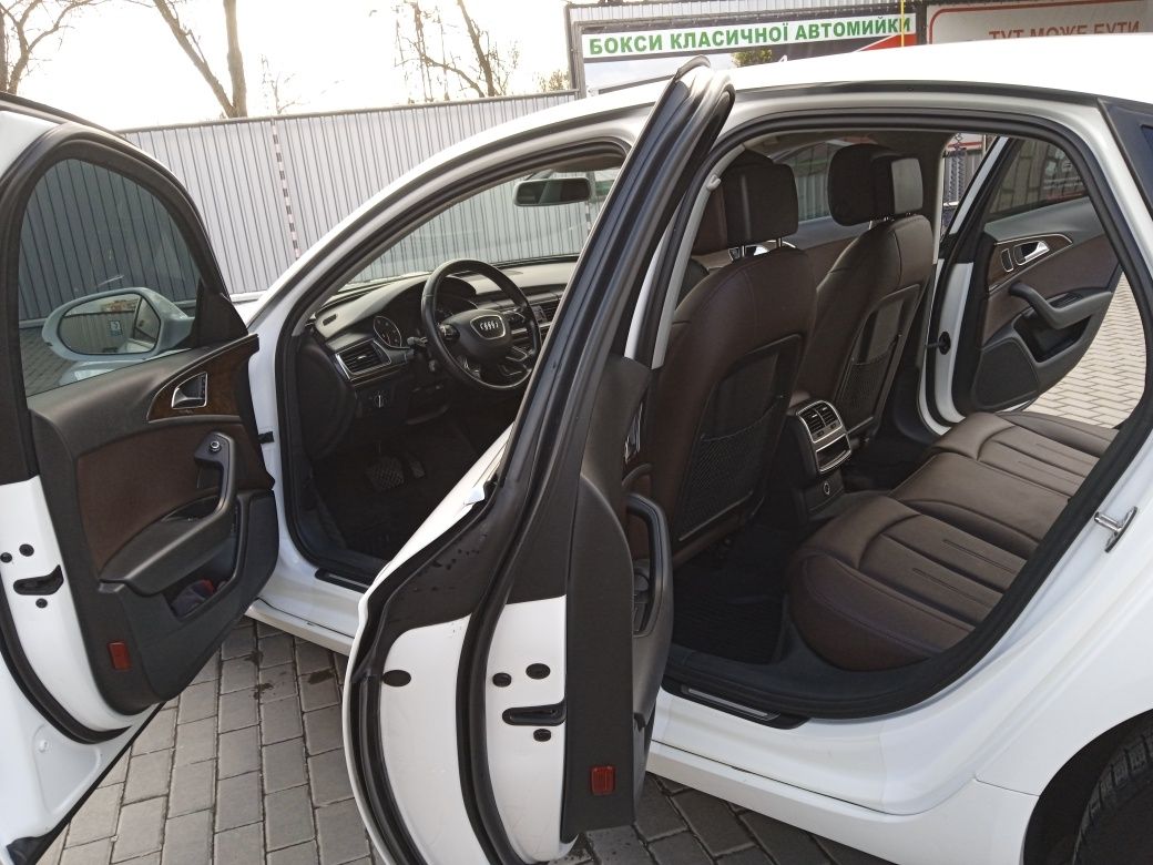 Продам Audi A6 официальный автомобиль не крашен.
