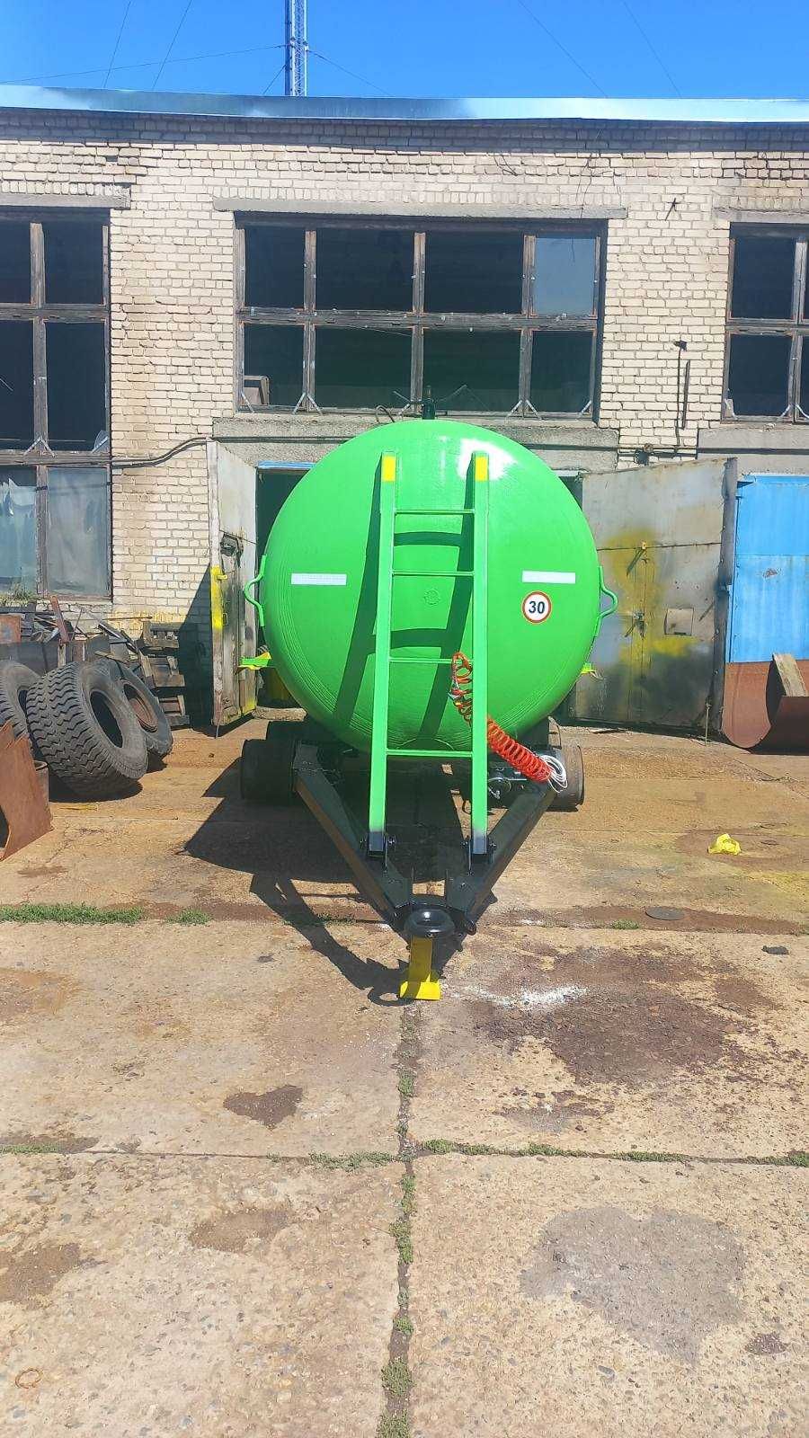 Бочка тракторная МЖТ-10 для перевоза воды и внесения удобрений