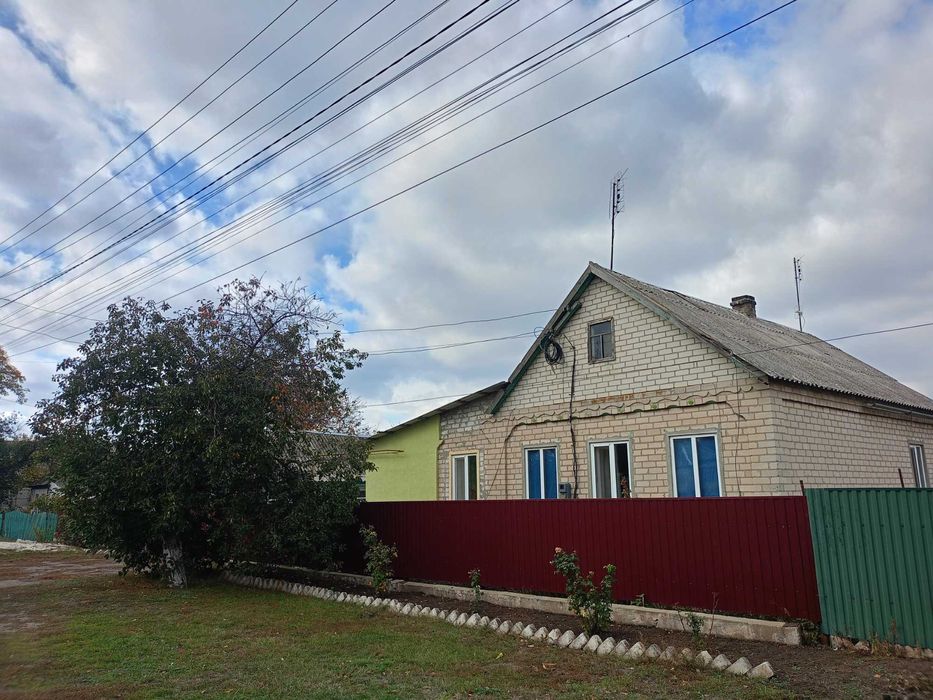 Продам гарний будинок