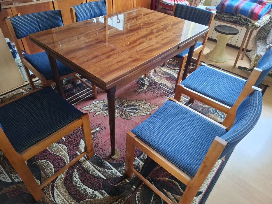Sprzedam stół z 6 krzesłami Retro