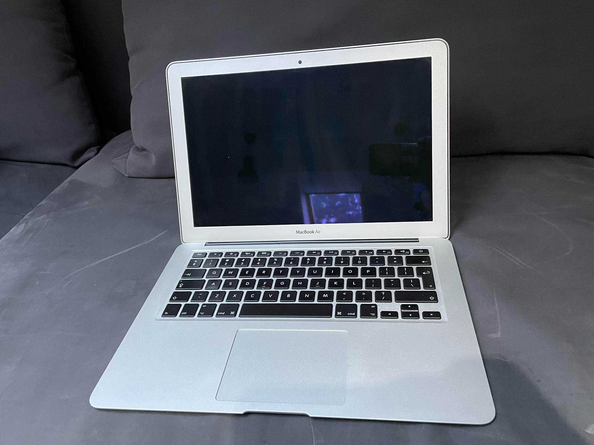 Macbook Air 13 MD231PL/A 128GB i5 4GB RAM