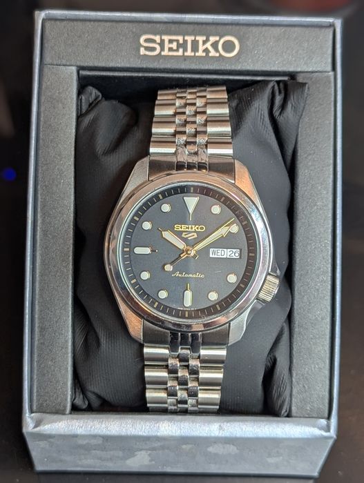 Seiko 5 Sports SRPE57K1 + Аксесуари