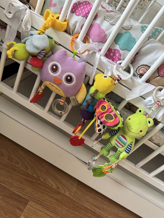 Іграшки розвиваючі для найменших/Підвіски/брязкальця