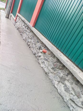 Заливка бетона фундамент лент под забор под ворота любой сложности.