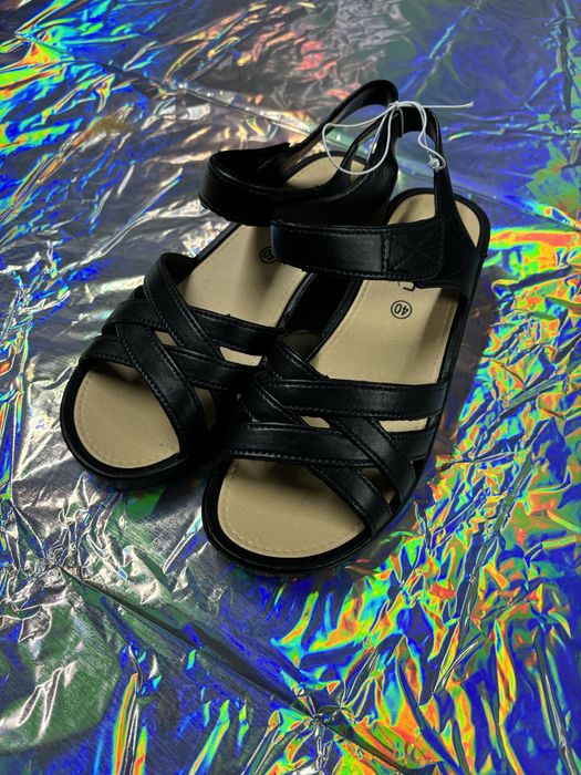 Sandálias pretas tamanho 40