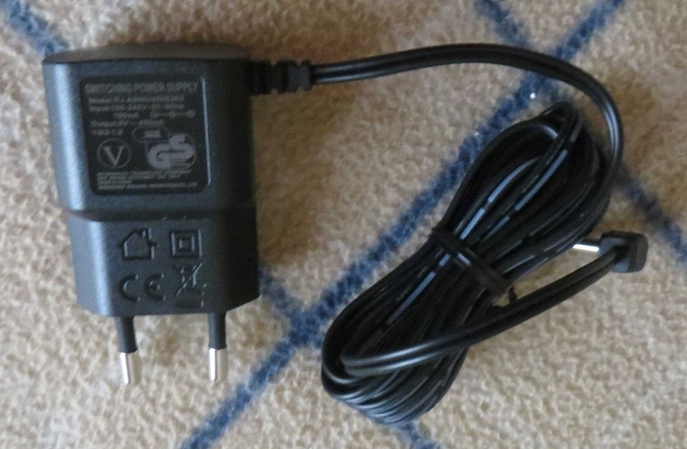 Charger - Input: 100/240 V - 50/60 Hz - 150 mA Output: 8 V - 450 mA64551116629506120