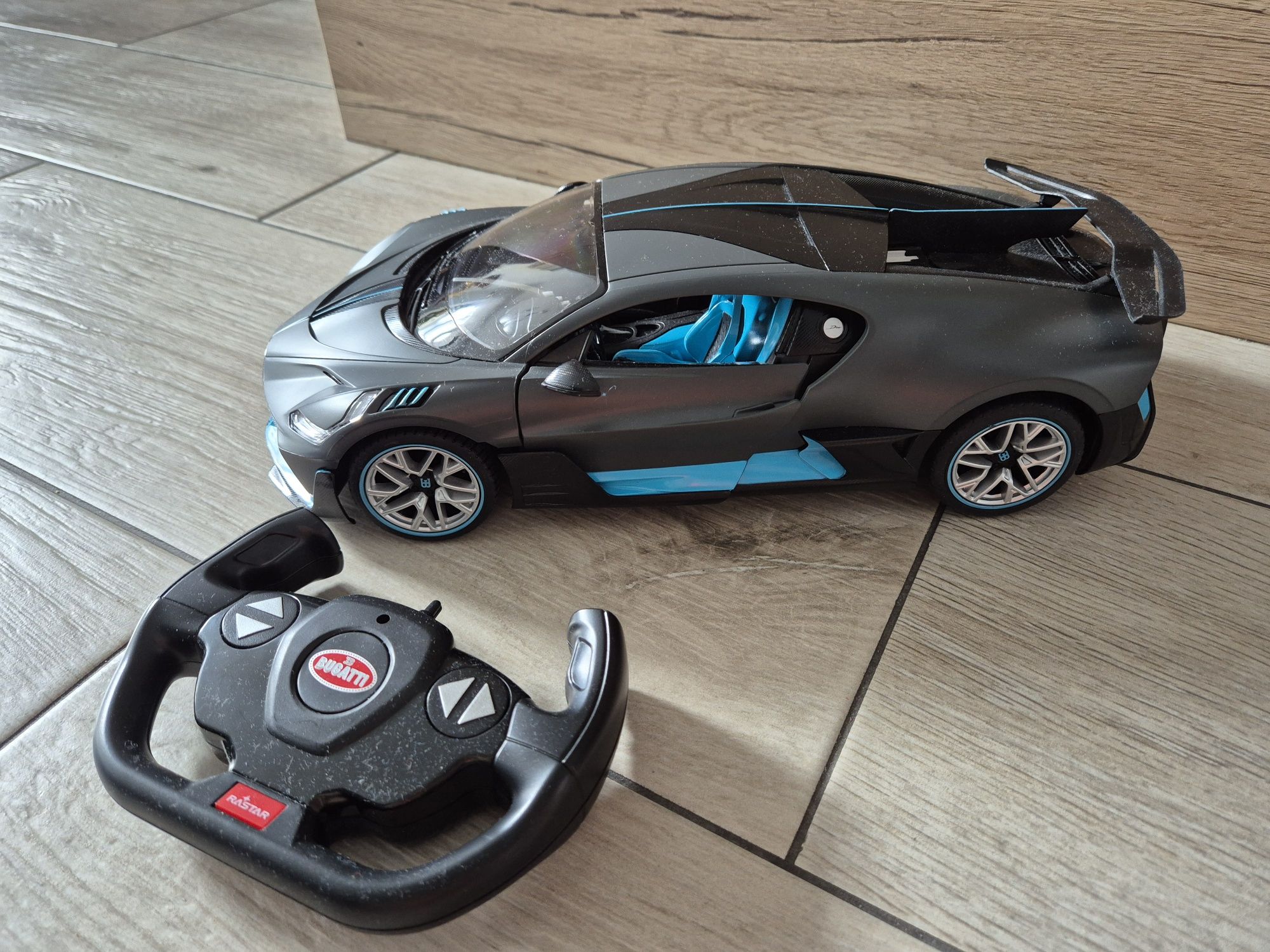 Rastar Bugatti Divo 1/14 samochód zdalnie sterowany jak nowy