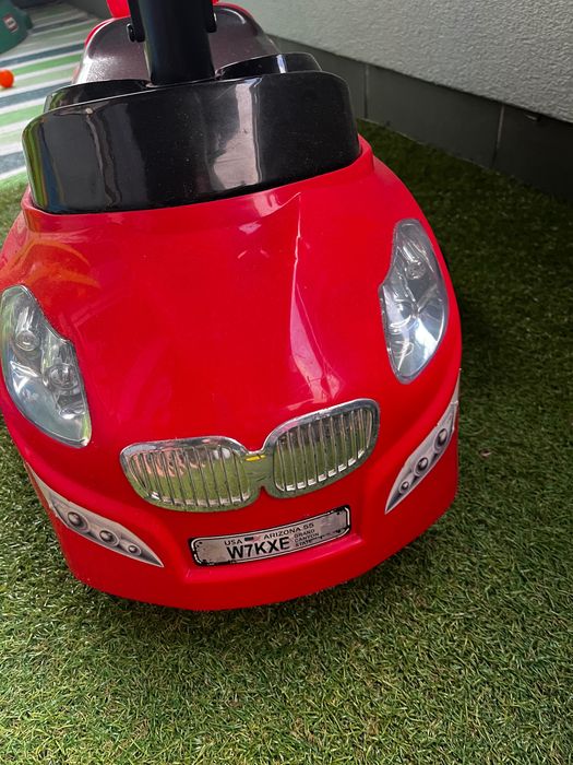 Jeździk pchacz auto chodzik