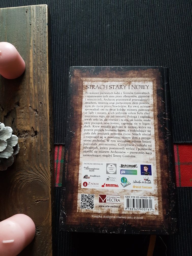 Książka "Strach stary i nowy" seria Legendy Archeonu, Thomas Arnold