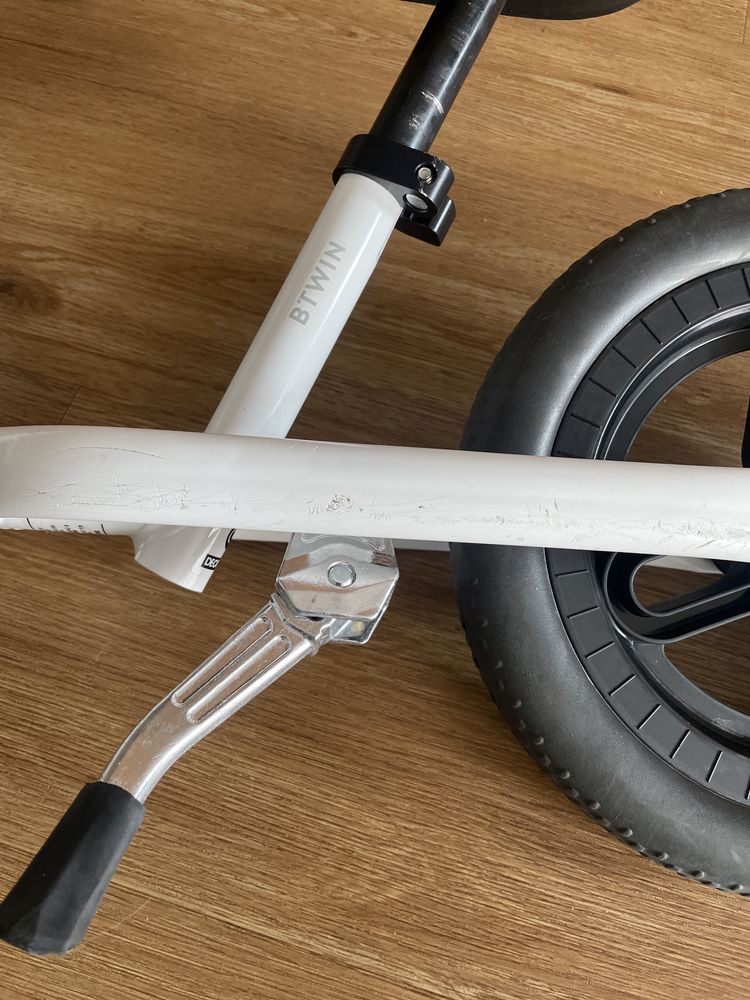 Rowerek biegowy dziecięcy ze stopką Btwin Runride 100 10cali decathlon