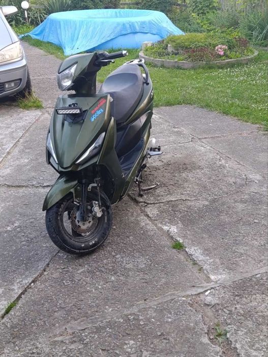 Yiben Jog на доках