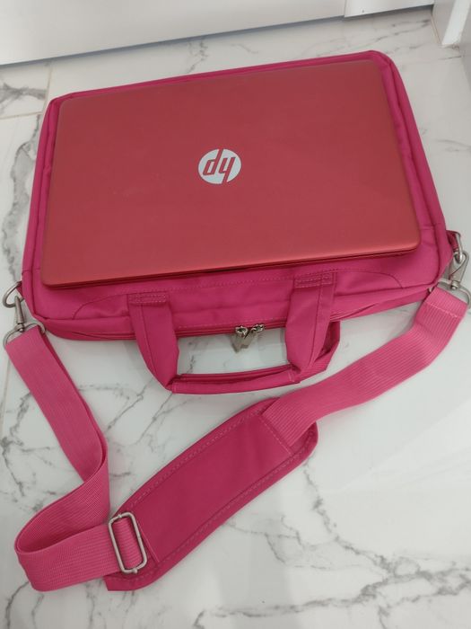 Różowa torba z paskiem na laptopa duża XXL
