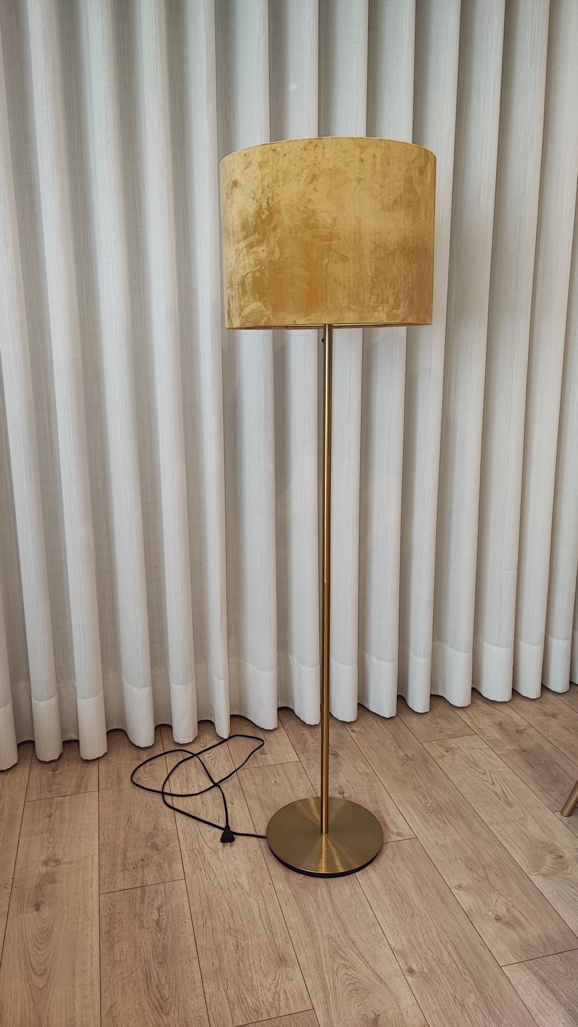 Candeeiro pé ikea