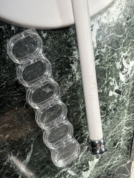 Teleskopowy drązek na zaslone prysznicową