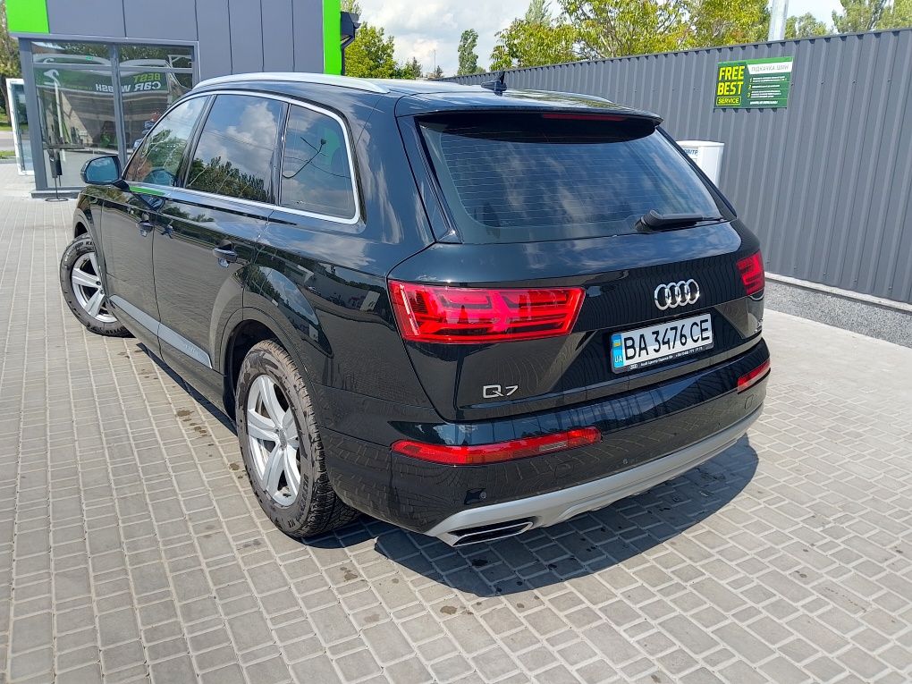 Автомобіль Audi Q7. 2017. 3.0TDI