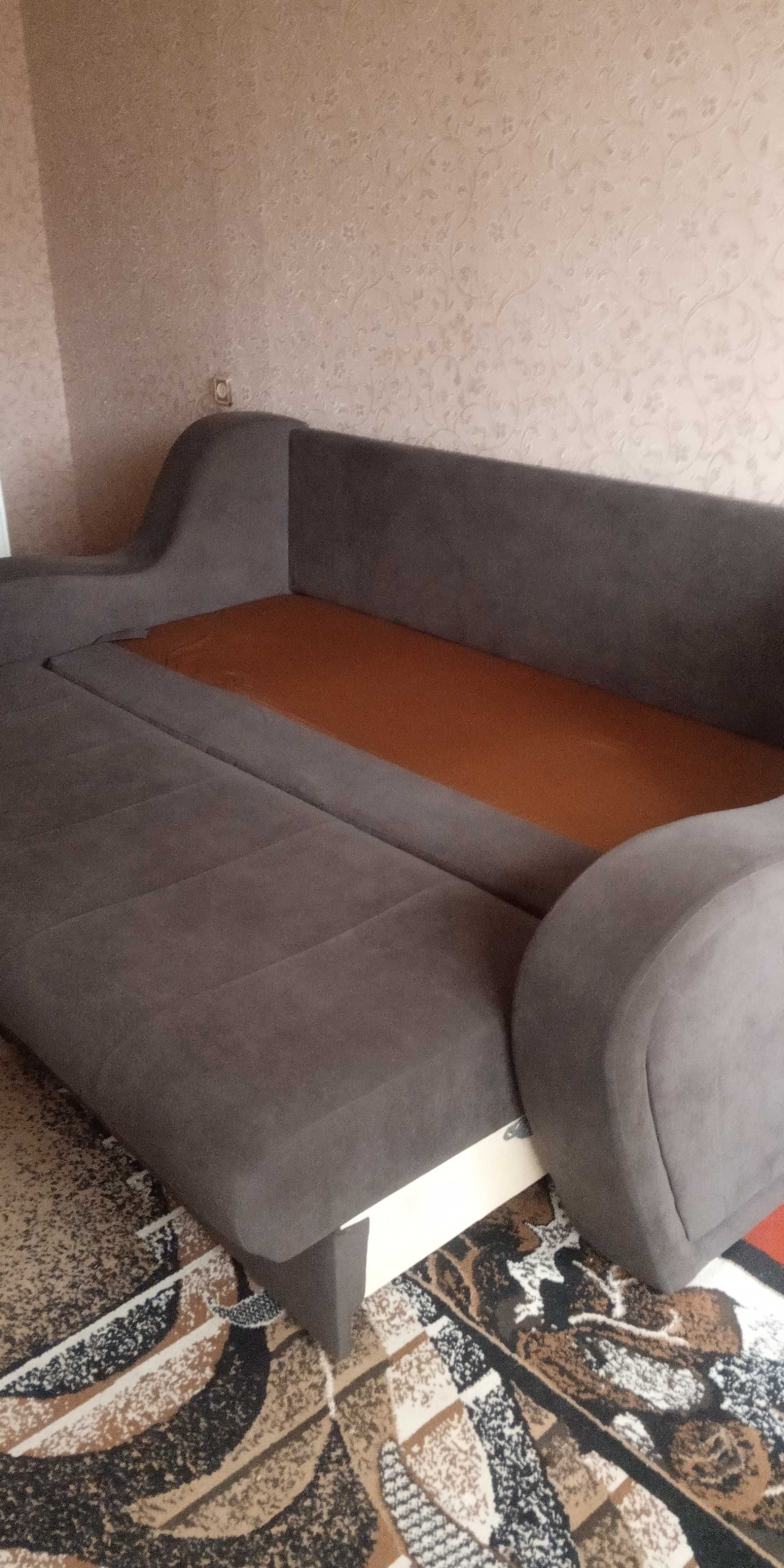продам диван в  хорошем  состоянии