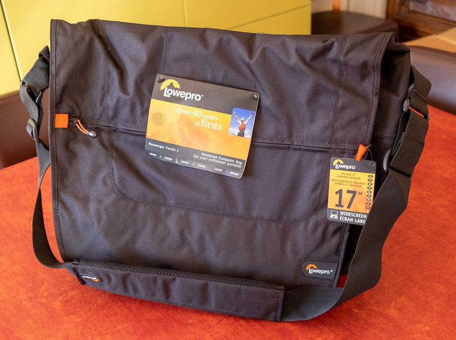 Sacos Lowepro transporte computador 13/14" e 16/17" - NOVOS