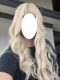 Peruka włosy blond z grzywka