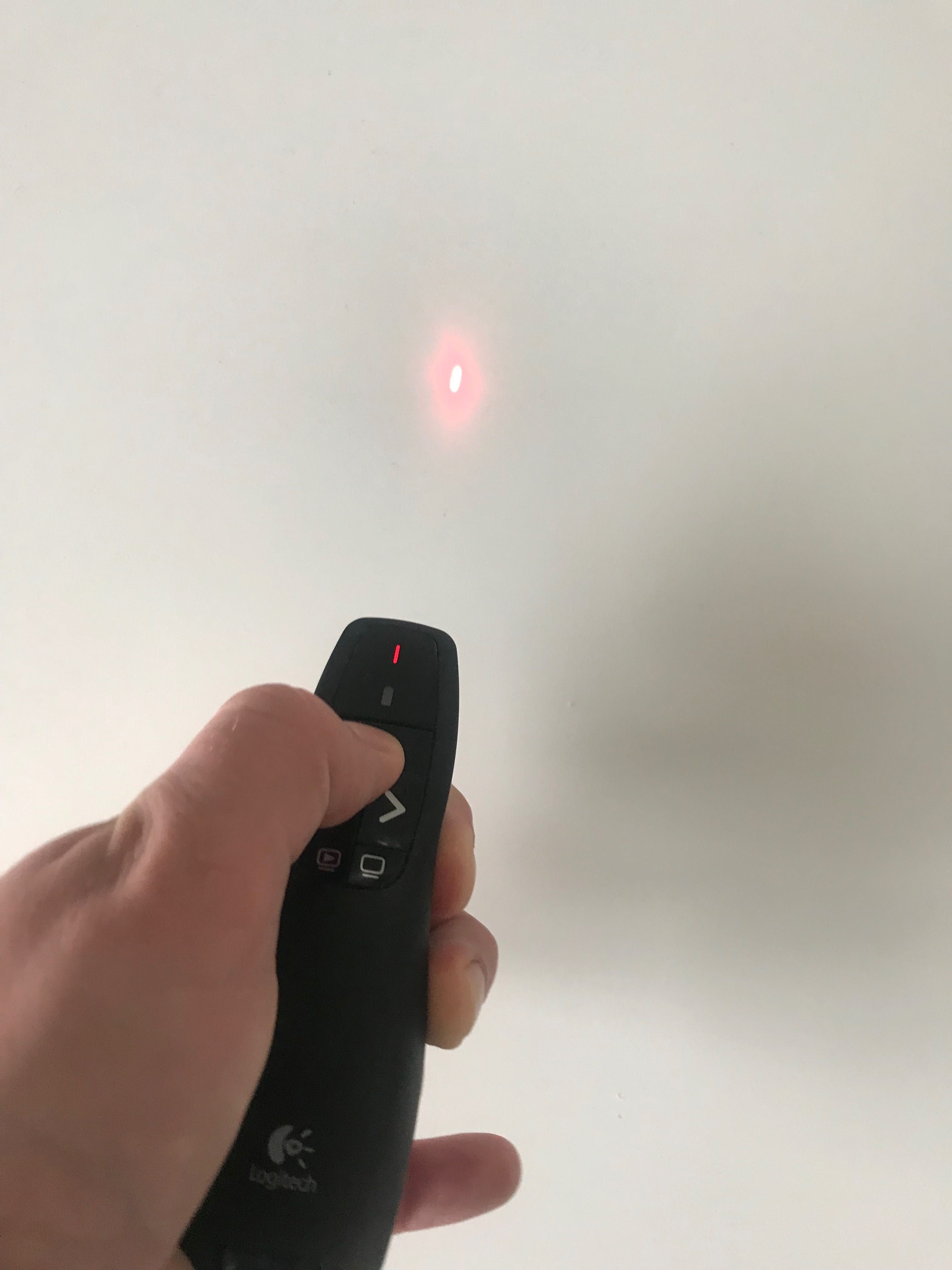 Logitech R400 Wskaźnik laserowy do prezentacji