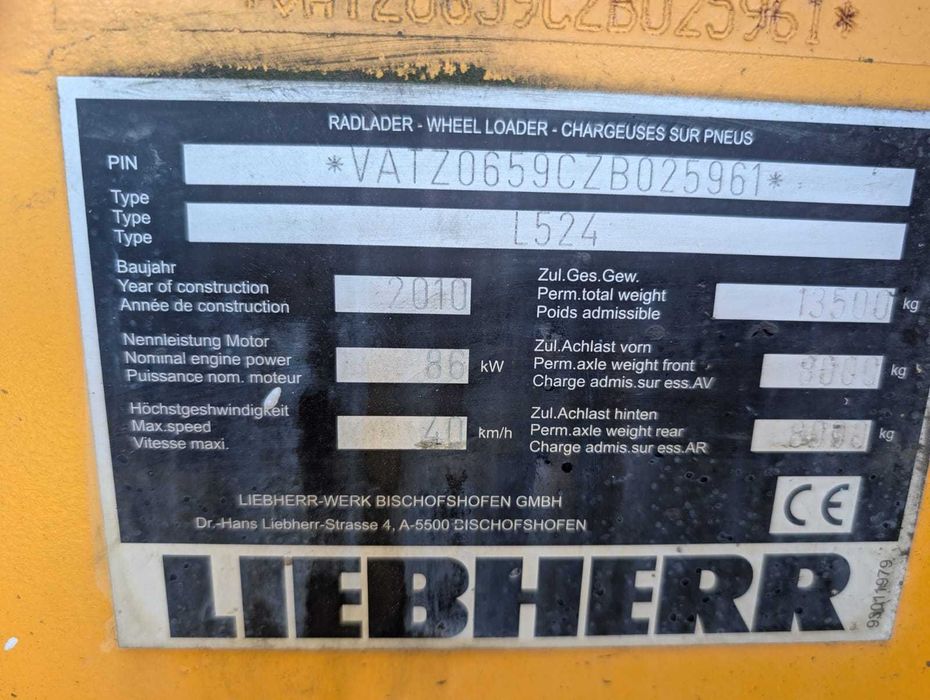 LIEBHERR L524 SPRAWNA ŁADOWARKA KOŁOWA 2010 mało pracowała dobre opony